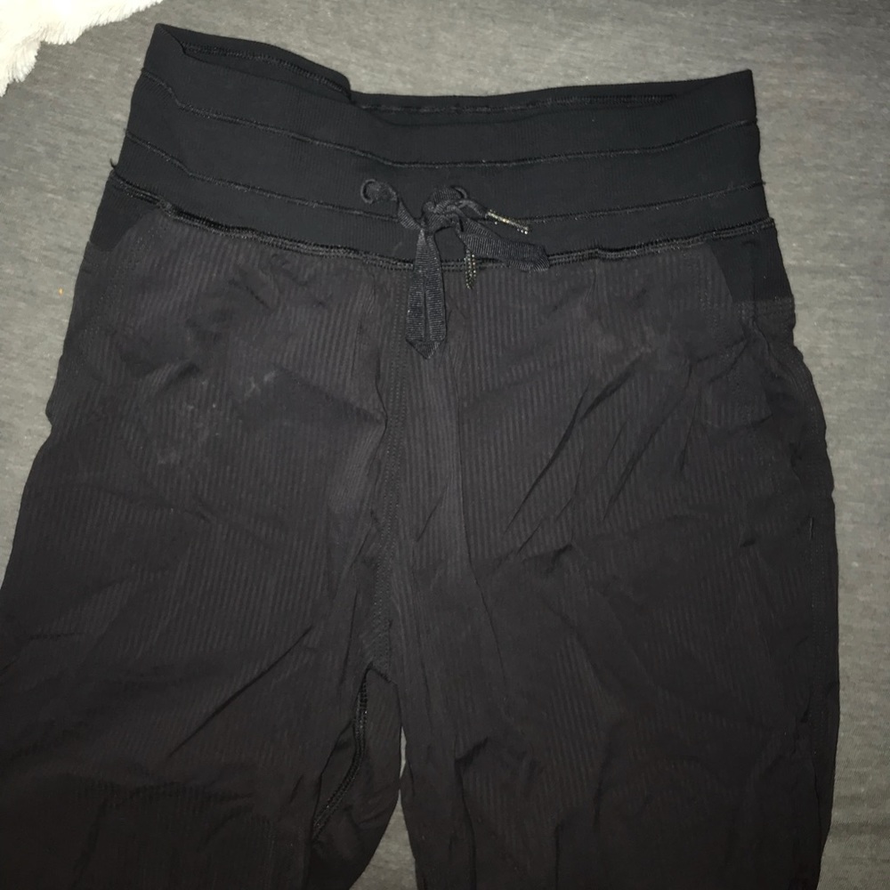 black lululemon studio crop pants